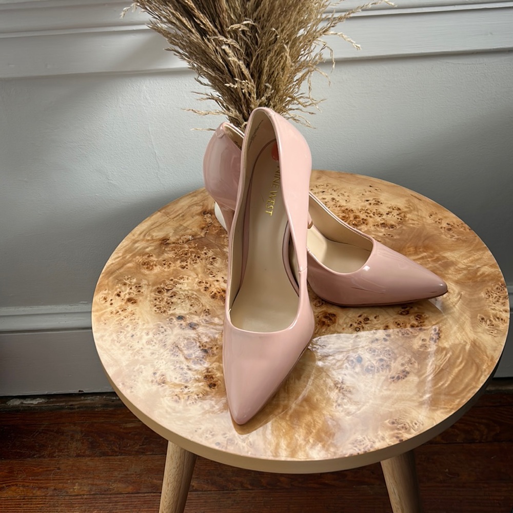 EUC Nine West Nude Heels